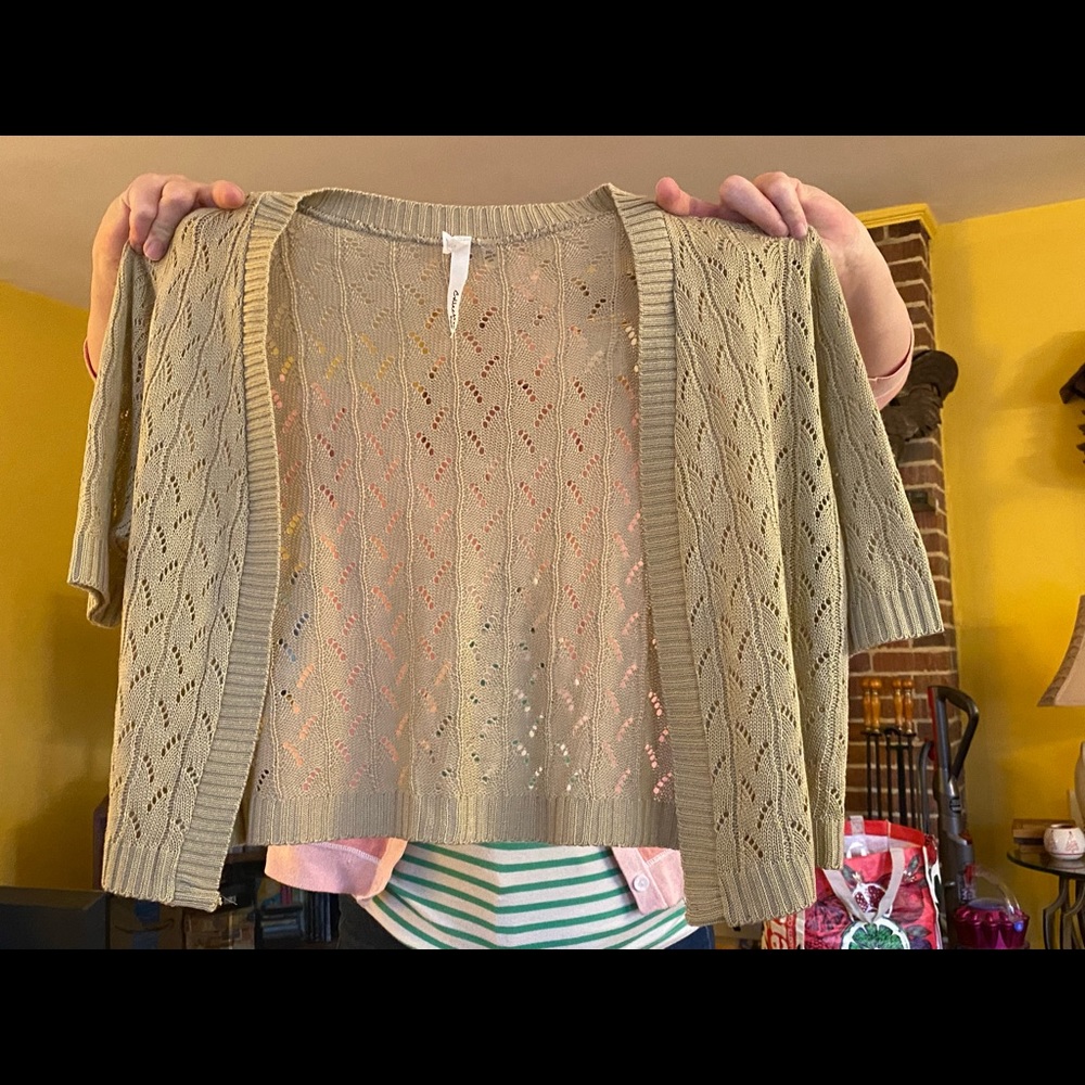 NY Collection. Petite XL Tan Shrug